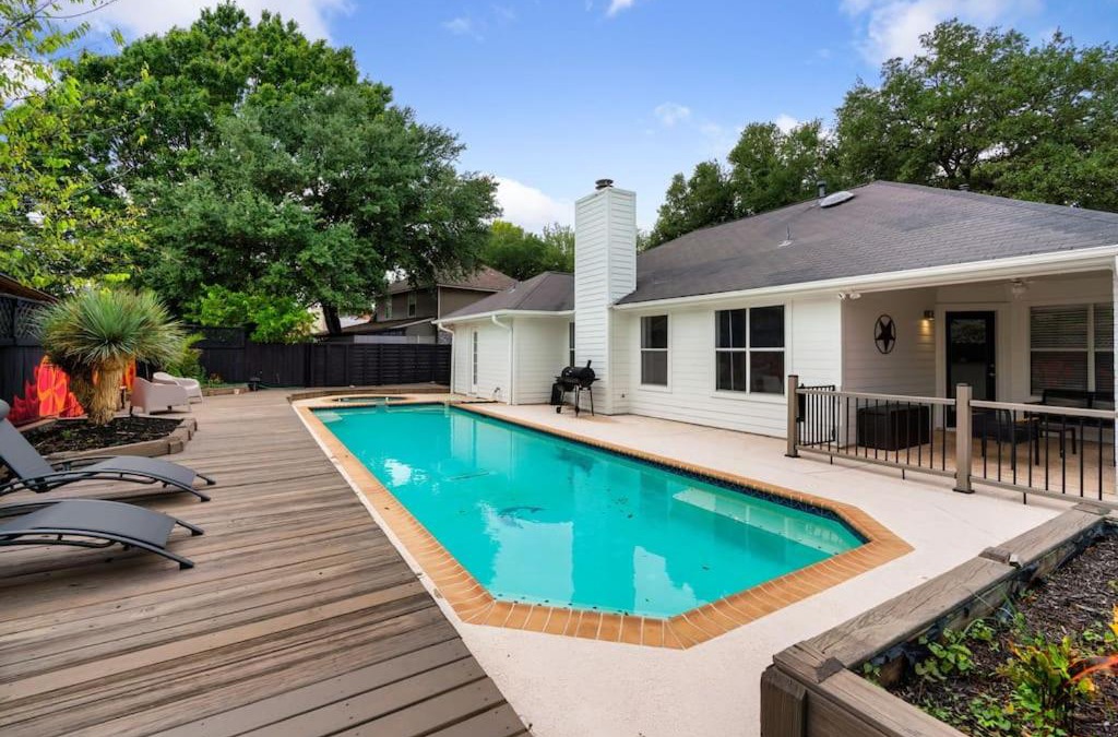 South Creek House | High End Design Home with Pool & Hot Tub Gameroom