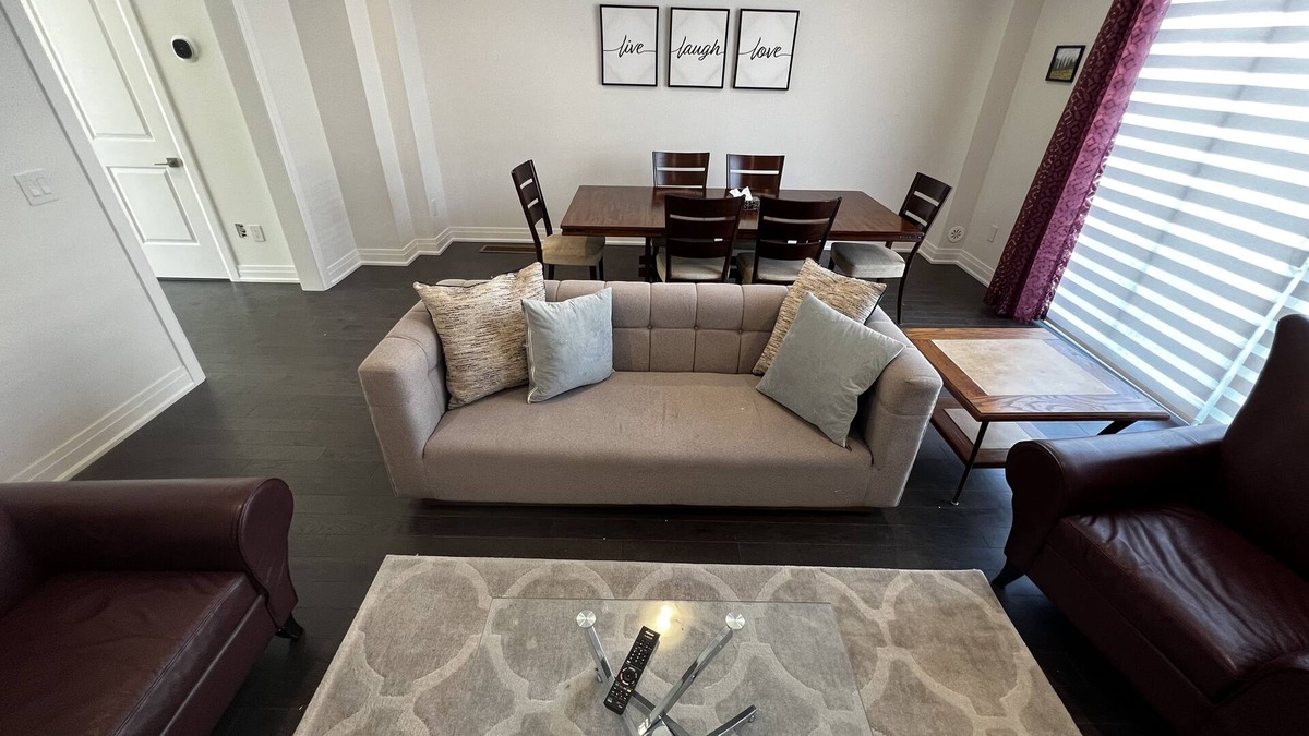 Aurora House | High End Home in Heart Of Newmarket