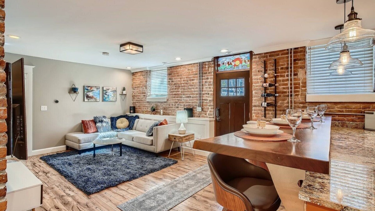 Congress Park Condo | High End & Walkable Congress Park Guest Suite, Steps from Stores & Restaurants!