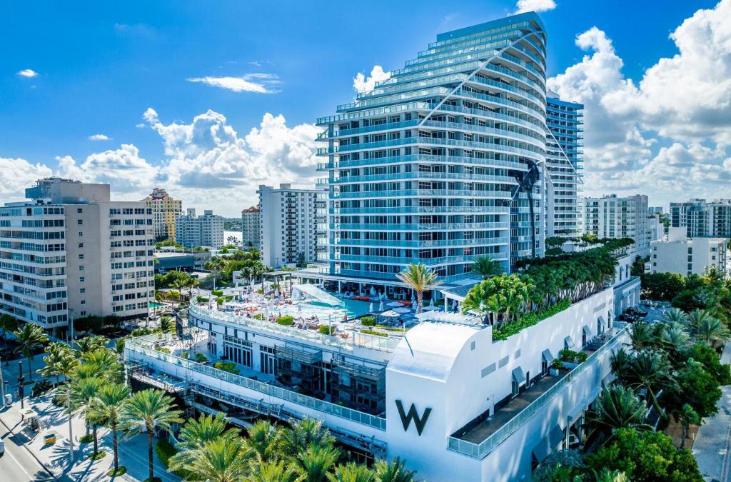 Central Beach Apartment | High Floor Luxury 2BR 2BA, Sleeps 6, Resort Access - Horizon by HomeStakes Stays