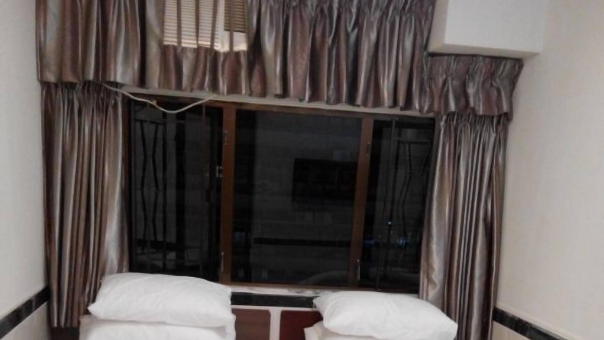 Mong Kok Apartment | High Level 4 people Room Near MTR