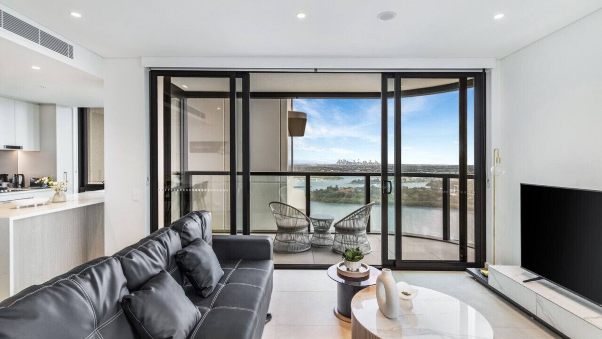 Rhodes Apartment | High level deluxe 2 bedroom APT