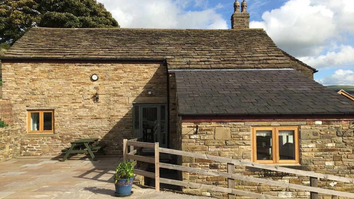 New Mills House | High Peak converted barn with private garden and stunning views