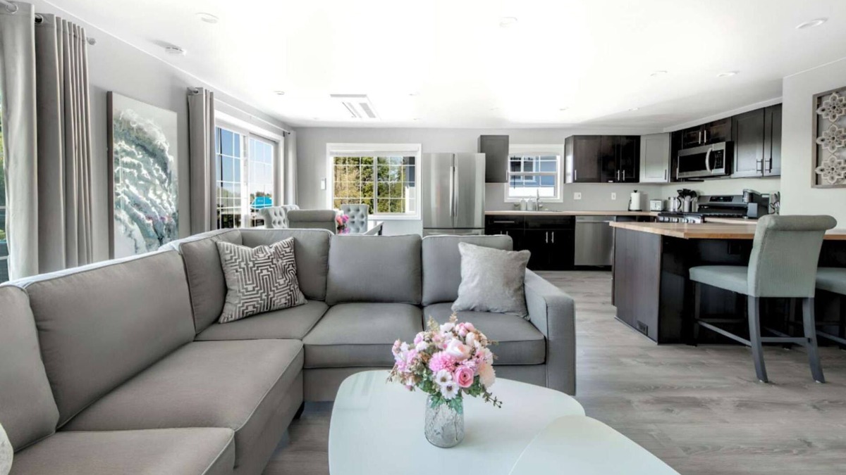 Riverview House | High Point Guesthouse - near Gardens, close to Downtown