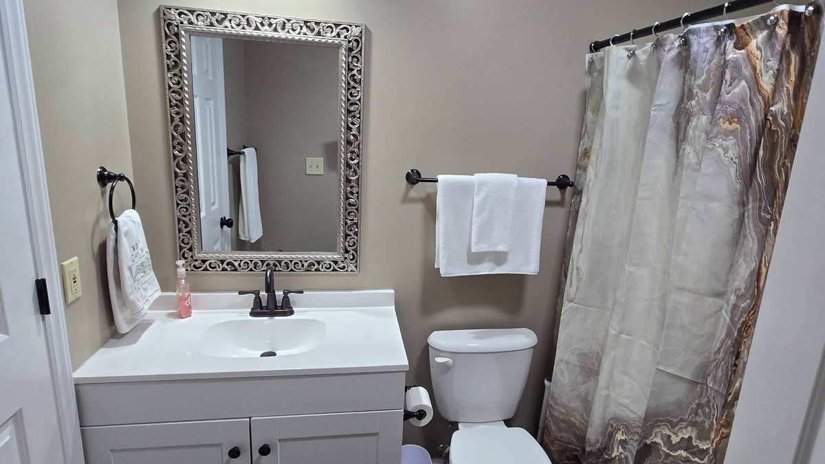 High Point House | High Point Hideaway - secluded & in center of town - fully furnished for comfort