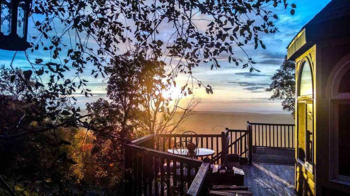 Town of Olive House | High Point Mtn House ~ Celebrate Spring on the Mtn! Privacy! Gorgeous VIEWS!