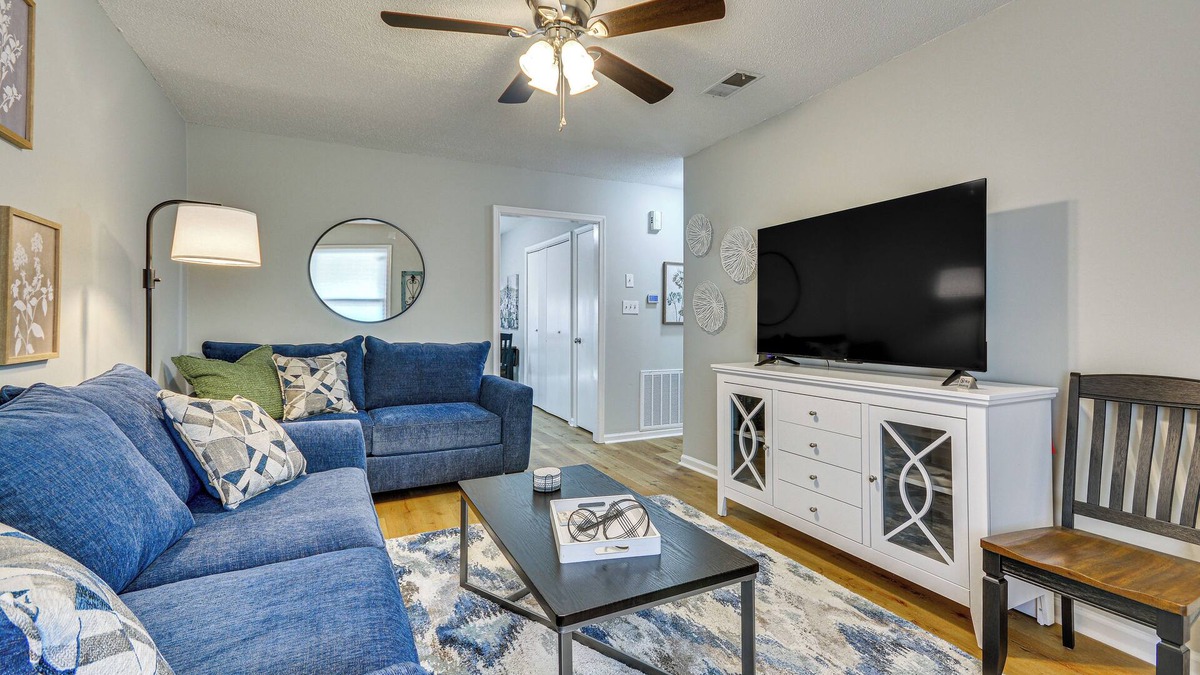 High Point House | High Point Townhome w/Patio, 1 Mi to Main Street!