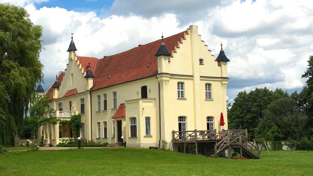 Meyenburg House | High quality renovated manor house in the Prignitz