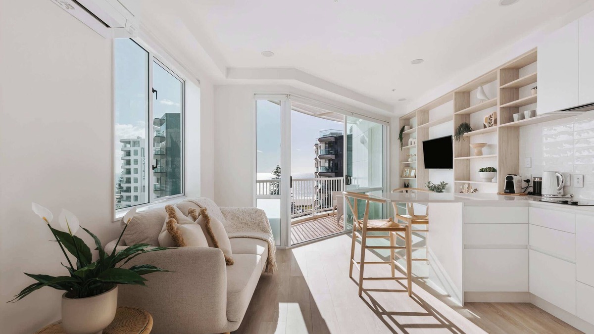 Mount Maunganui Apartment | High Rise Luxury Studio, Views & Pool
