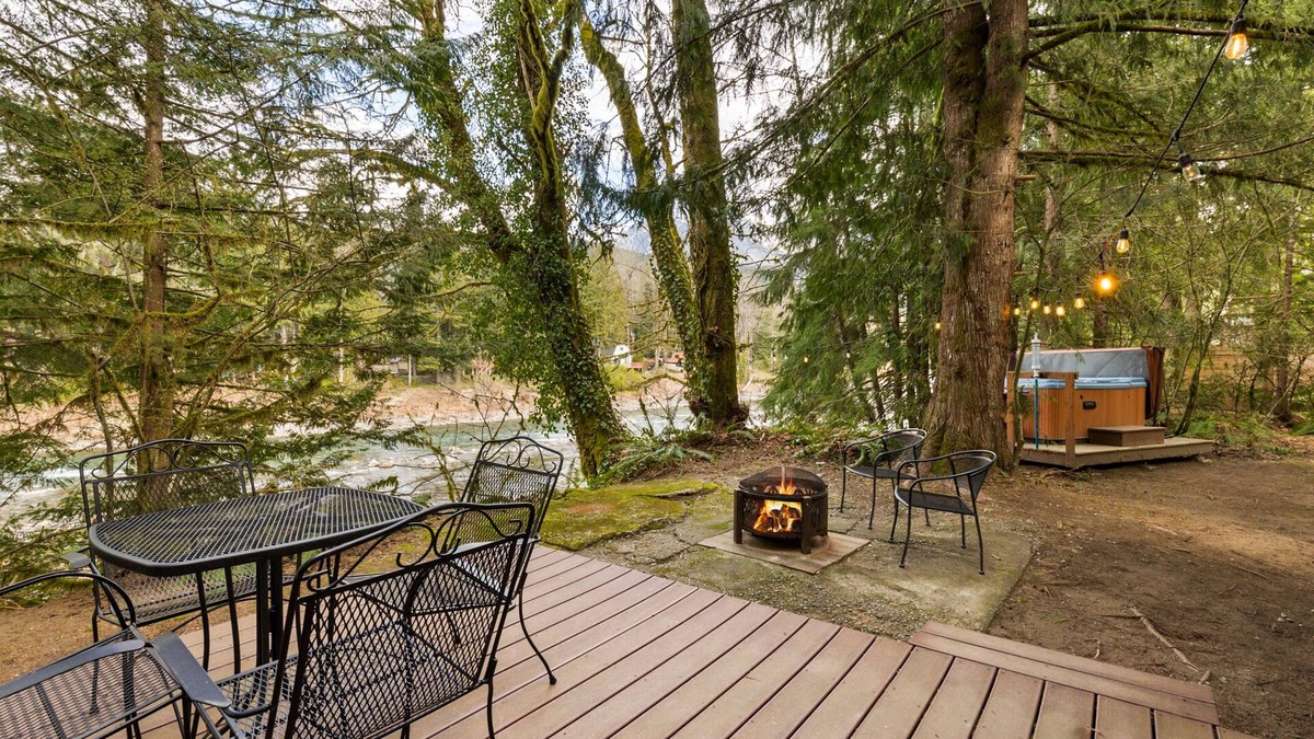 Gold Bar House | High River Haven 2.0