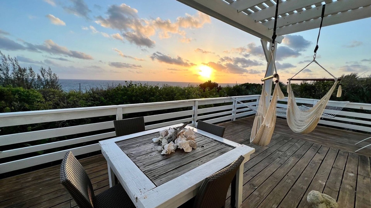Rainbow Bay House | High Seas As Seen on HGTV’s ‘Bahamas Life’ Ocean view, Open-Plan Modern Living