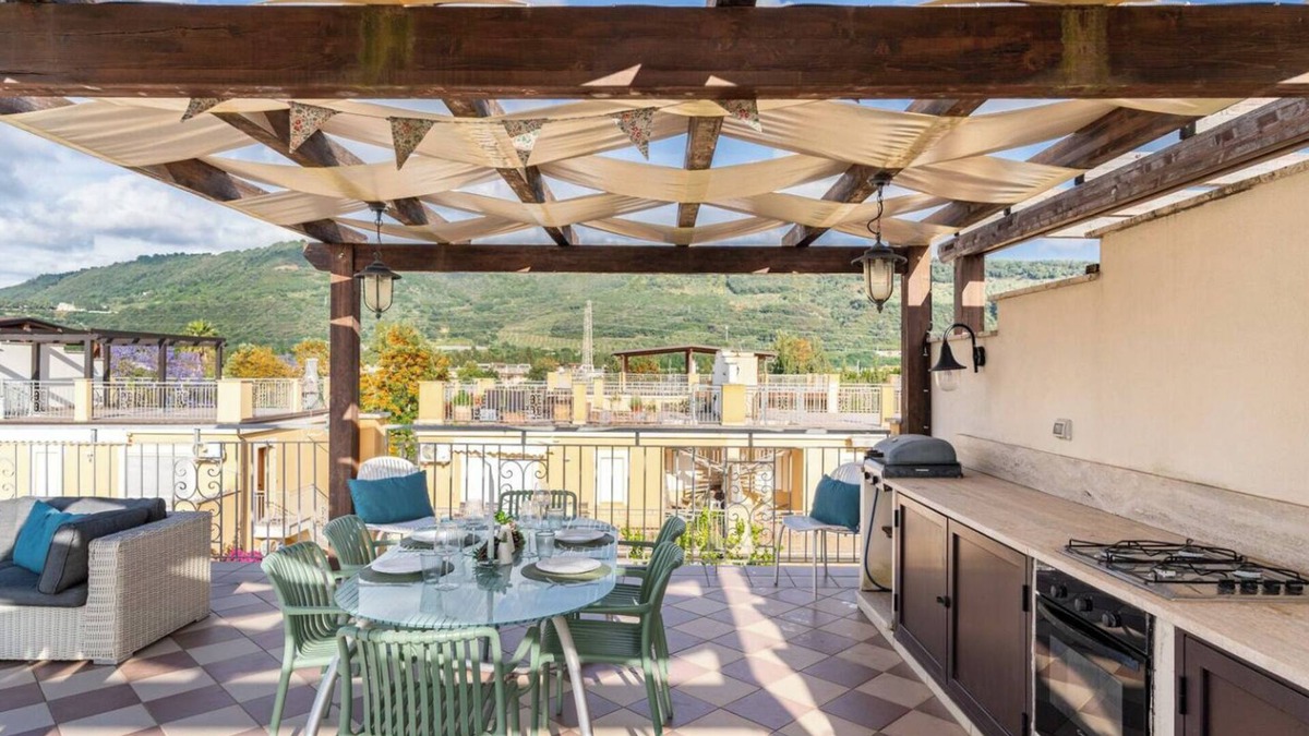 Contrada Difesa II VV Apartment | High-Speed Internet, large roof terrace (& outdoor kitchen), two beds, two bath.
