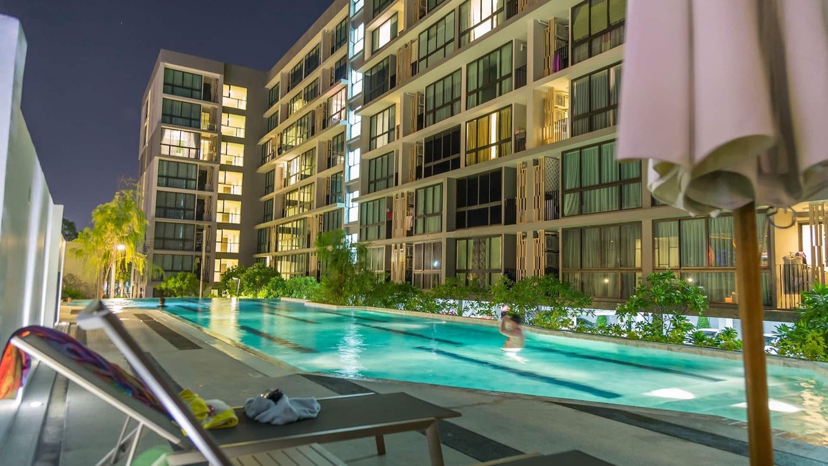 Talat Nuea Condo | High Speed WiFi Nature Light Bright and Clean Apartment