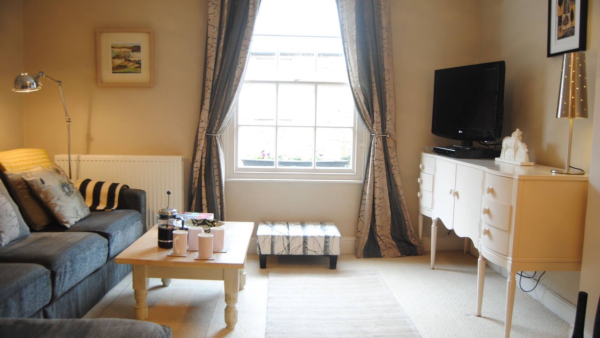 Uppingham Apartment | High Street spacious Self contained private Apartment in the heart of Uppingham