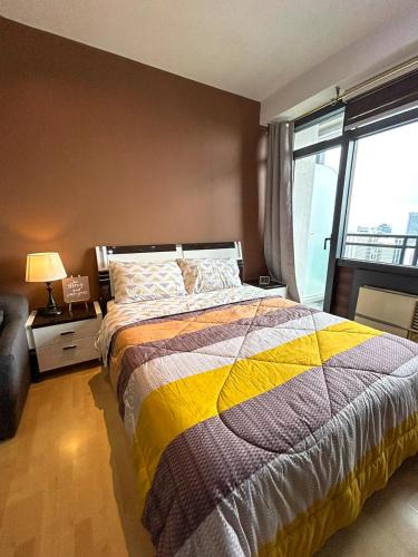 Downtown Apartment | High Sunset View with Fast WiFi, Pool, Big Balcony, Gym Access