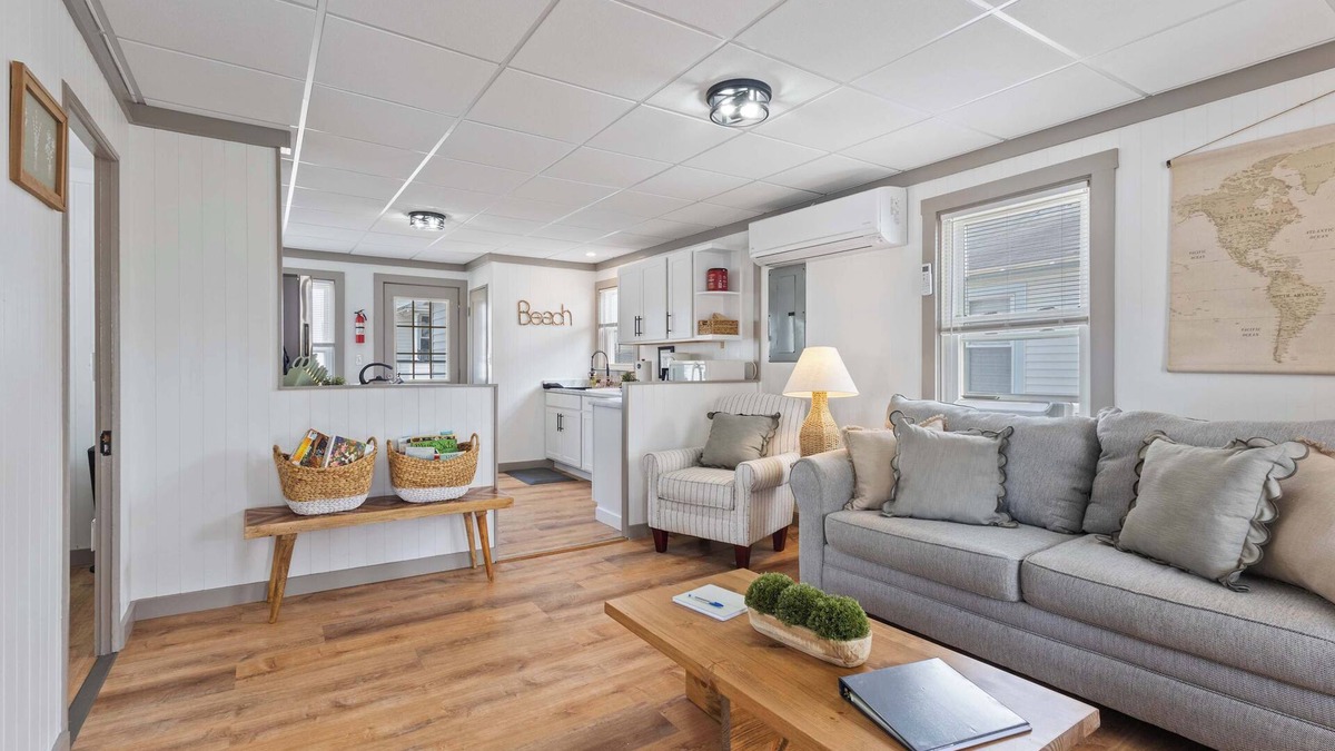 Hampton Cabin | High Tide - Heart of Hampton Beach!