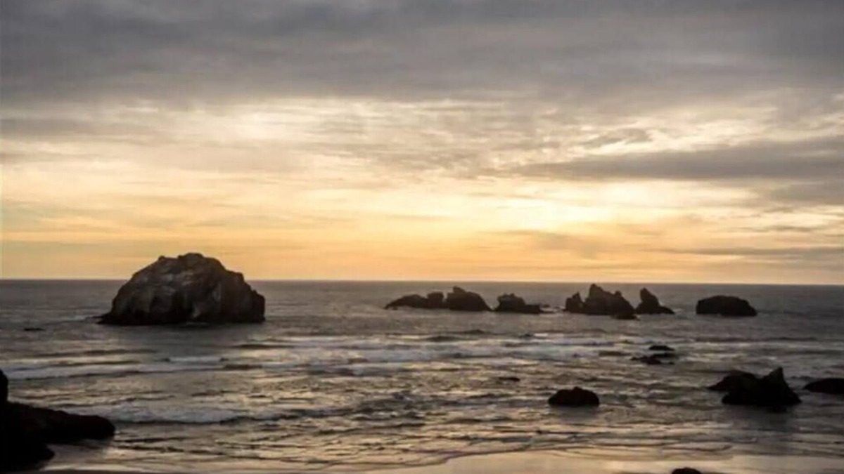 Bandon House | High Tide Hideaway OCEAN VIEW! Sleeps 11, Pets OK