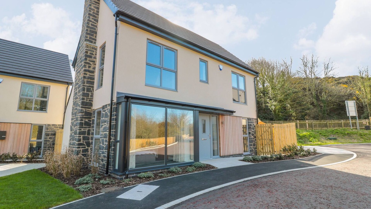 Craster Cottage | HIGH TIDE HOUSE, pet friendly, with a garden in Craster