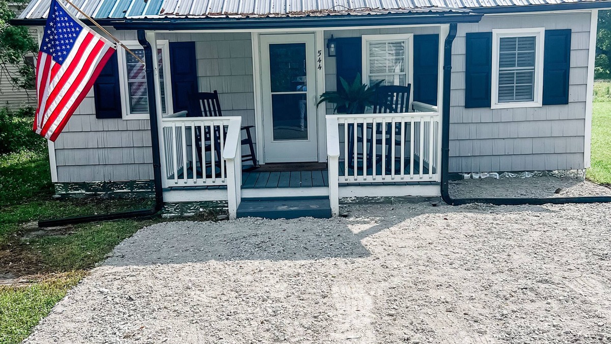 Harkers Island House | High Tider Matchmaker - Cozy 1 Bedroom Home in the Heart of the Harkers Island