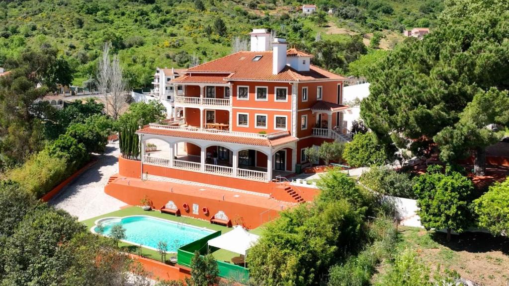 Arruda dos Pisoes House | High Villa