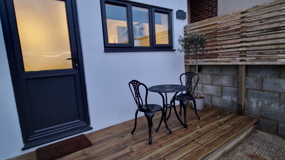 South Heighton Apartment | Highbanks The annex, set in the south downs area of outstanding natural beauty