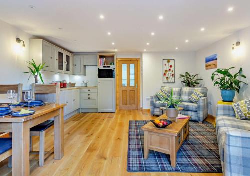 Strathpeffer House | Highfield Lodge