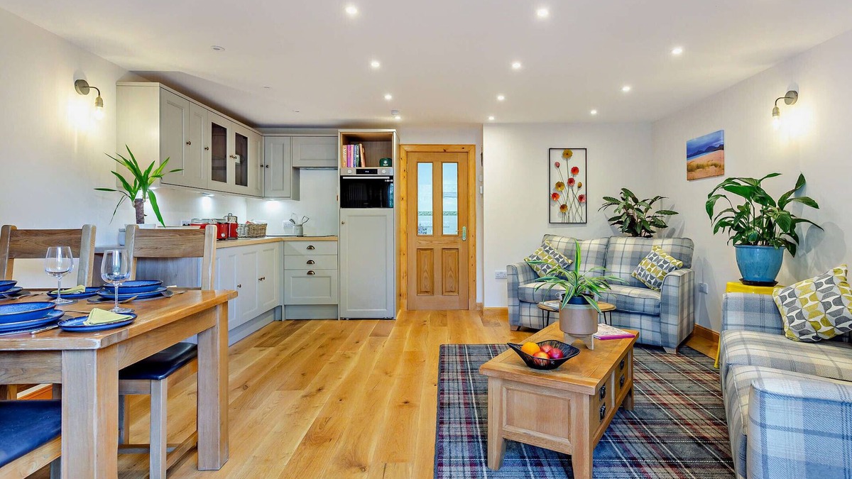 Marybank House | Highfield Lodge - One Bedroom House, Sleeps 2
