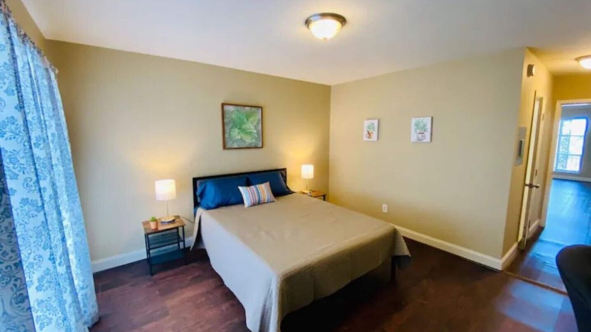 Crestline Heights Apartment | Highland Golf & Tennis Club 1st floor Flat