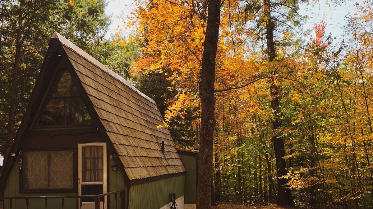 Stoddard Ski Chalet | Highland Haus- Cozy 1975 Aframe Cabin- short walk to lake