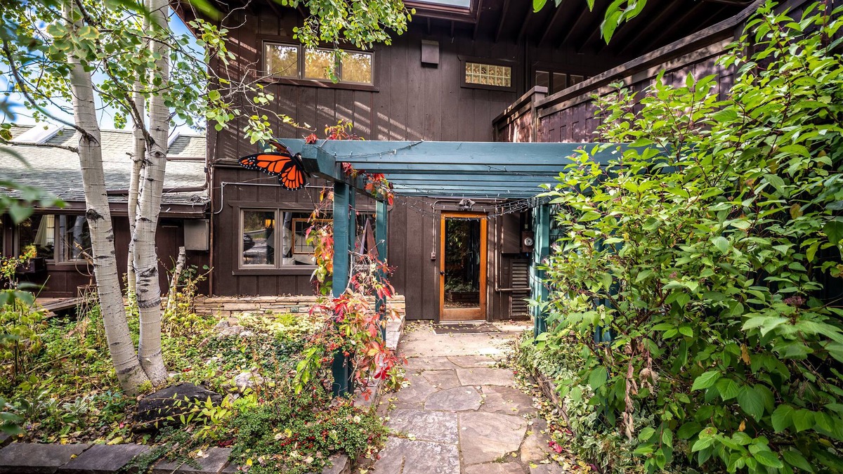 Evergreen Bed & Breakfast | Highland Haven Creekside Inn