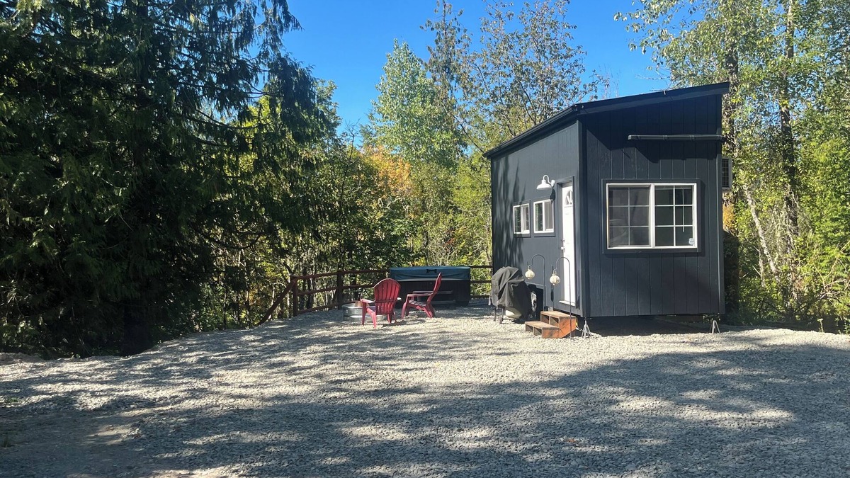 McKenna House | Highland Hideaway at the RMR Farmstead with Hot Tub