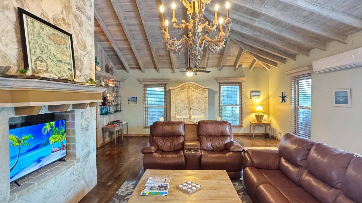 Jimmy Hill House | Highland House π Car Rental π Starlink π Generac