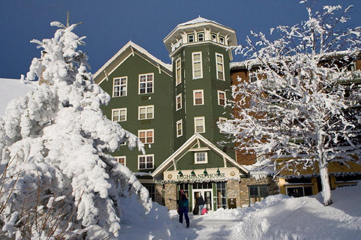 Snowshoe Hotel | Highland House