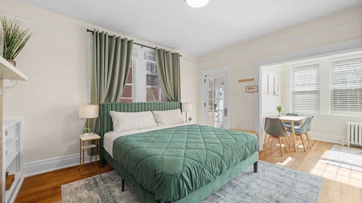Pittsburgh Apartment | HIghland Park Heritage Studio