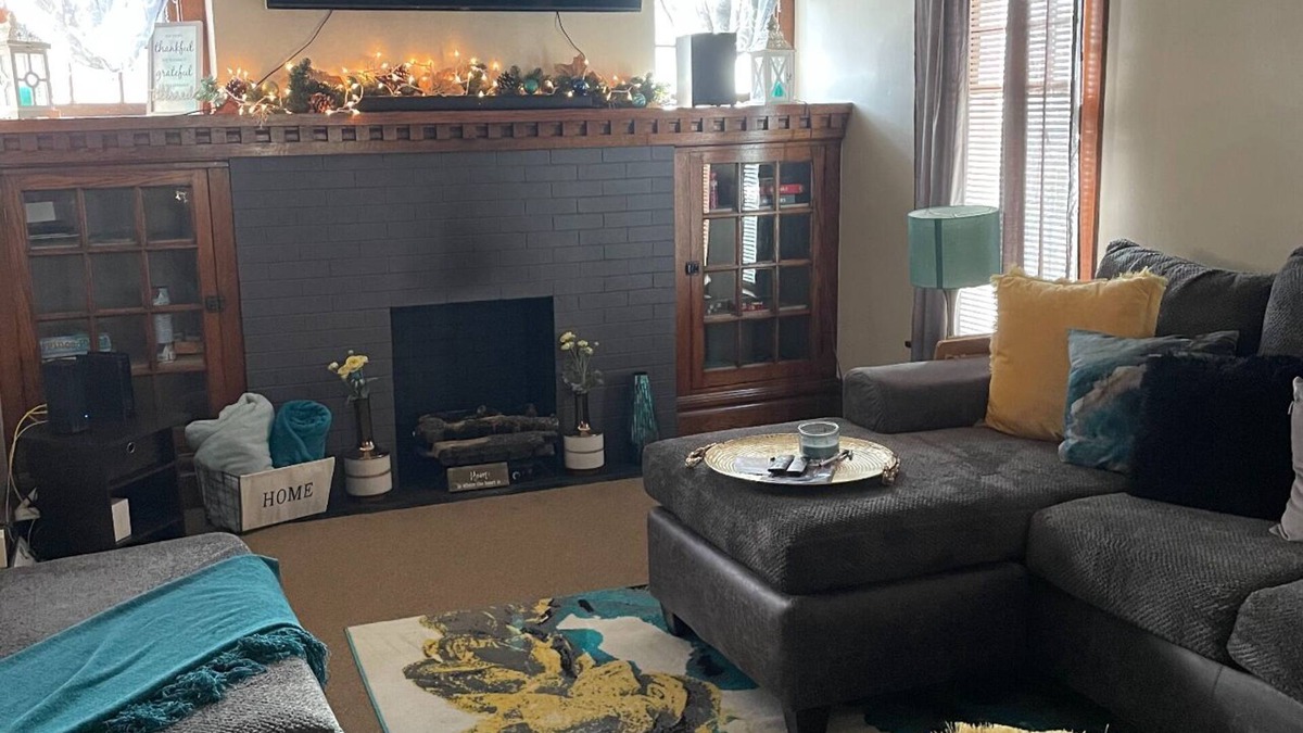 Highland Square House | Highland Square's historic charm. Book now for an unforgettable Akron stay!