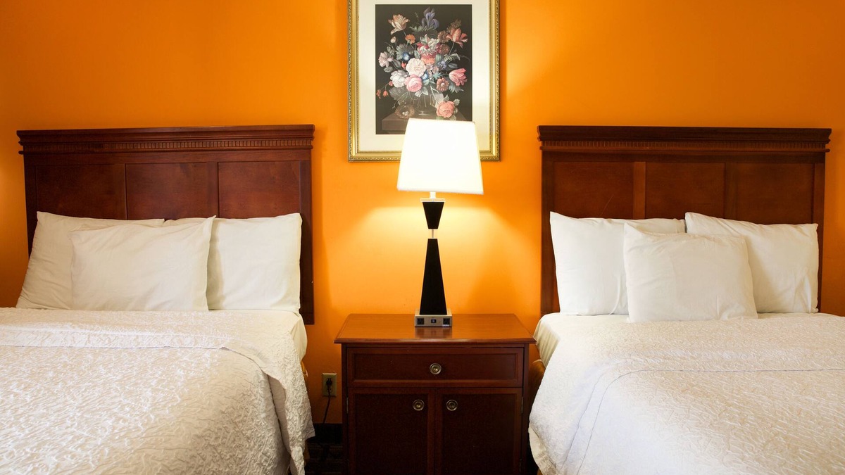 Athens Hotel | Highlander Motel