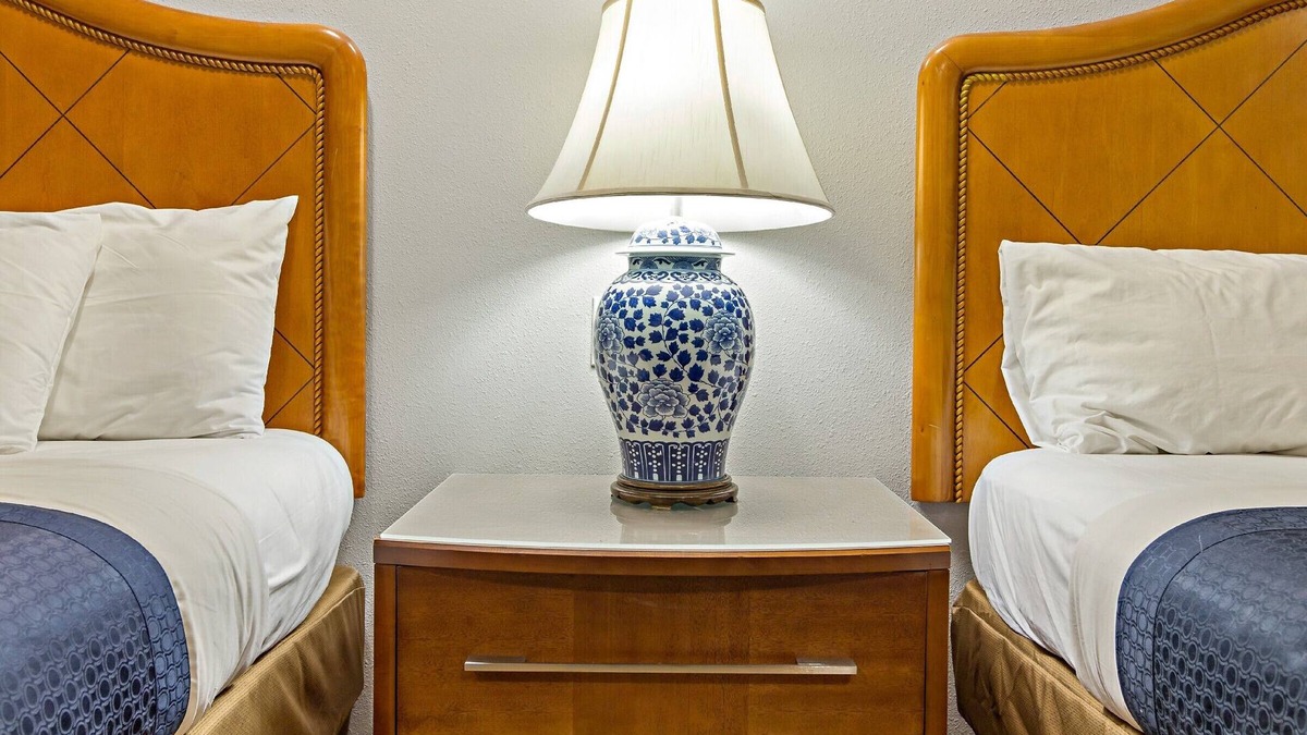 Dimond Hotel | Highlander Motel