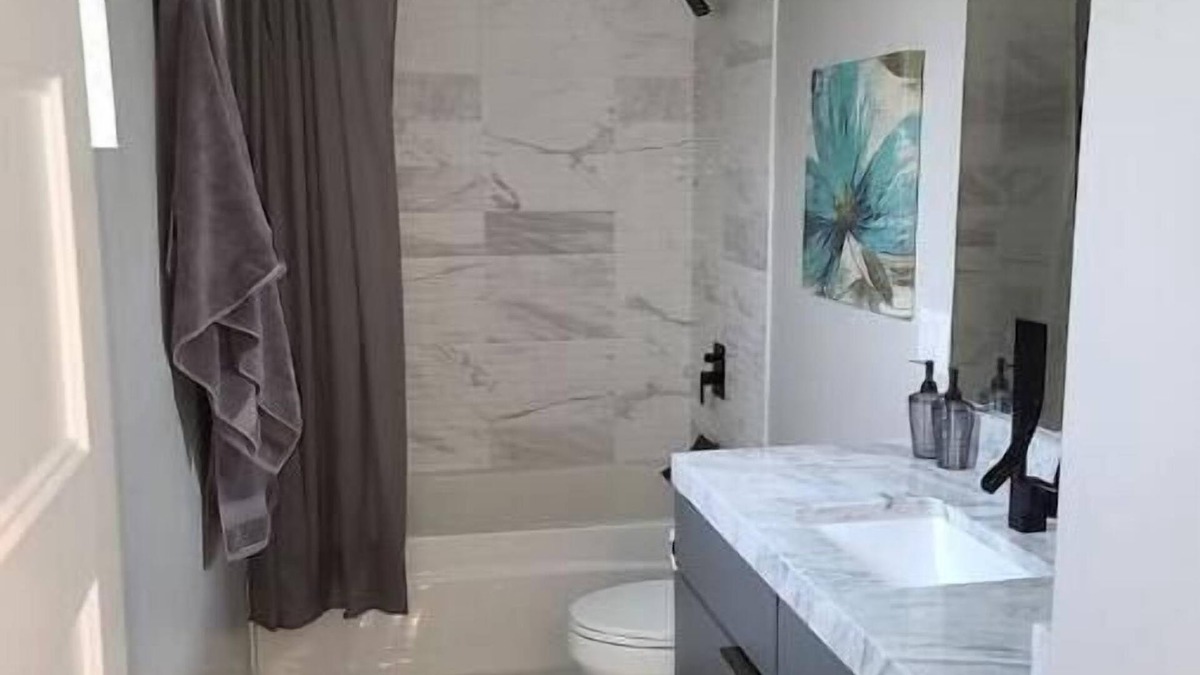Sloan Lake House | Highlands Fully furnished 1 bedroom Guest House!