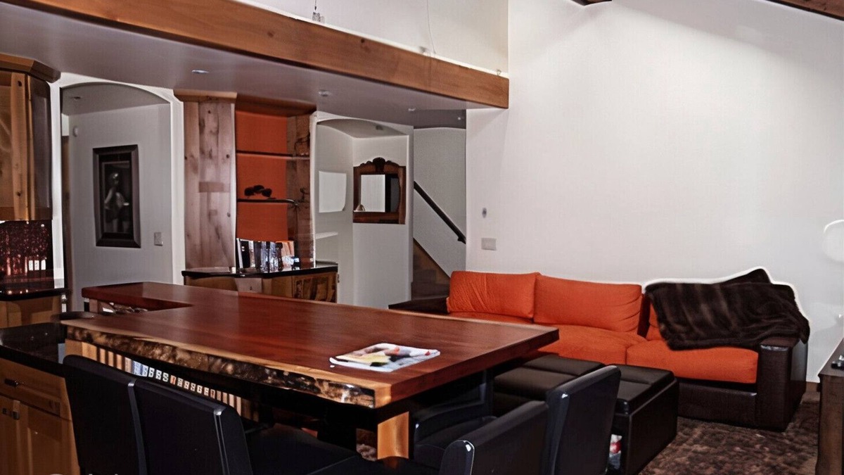 Snowmass Village Condo | Highly Rated 3 BdRm/3 BA in SMV; 7 min walk to slopes, shuttle at front door!