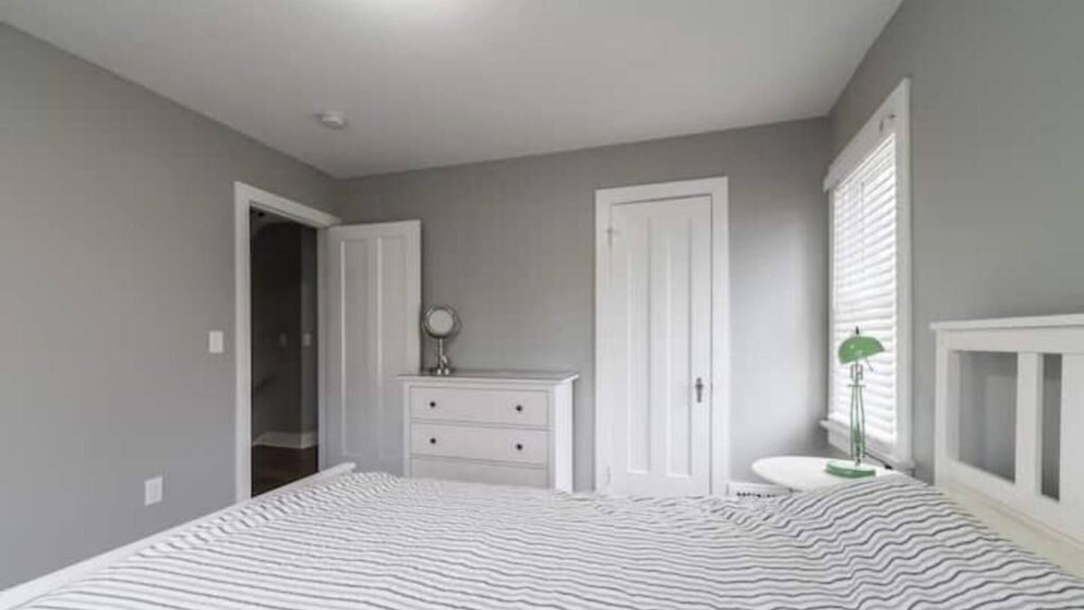 Cleveland Heights House | Highly refined and fully remodeled heights home