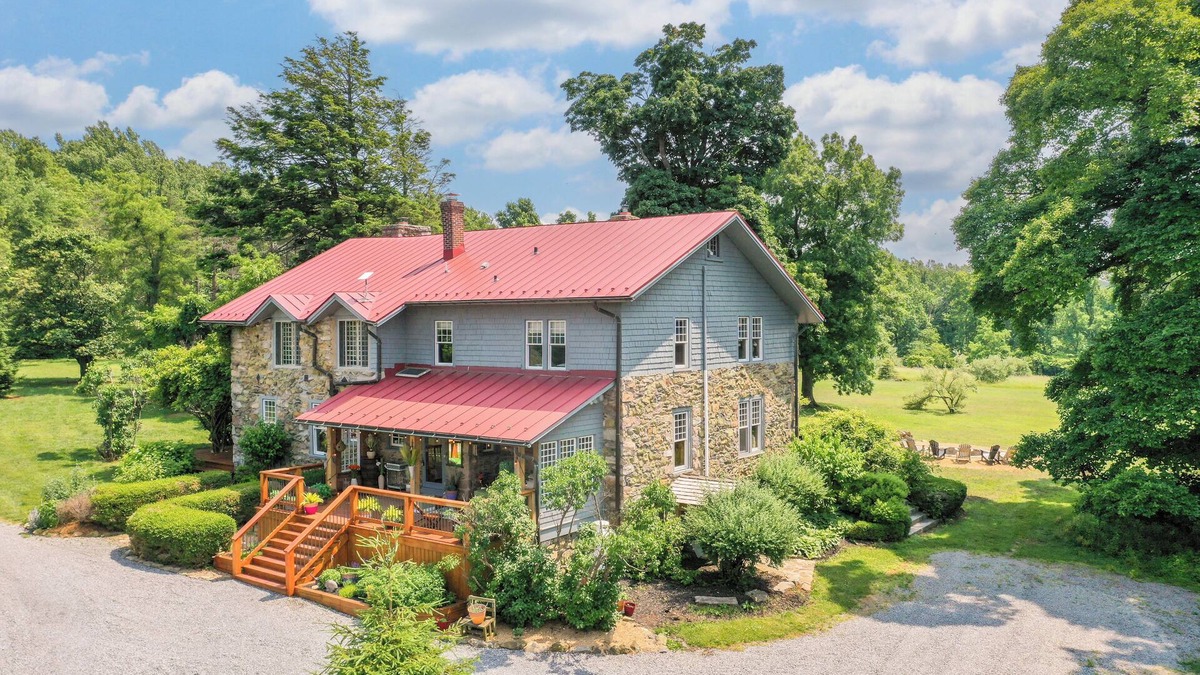 Bluemont Villa | Highmeadows Estate in the heart of Bluemont Virginia