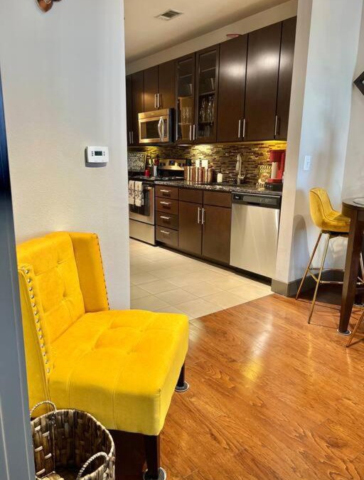 MacGregor Apartment | HighRise/Balcony/Luxury/Condo