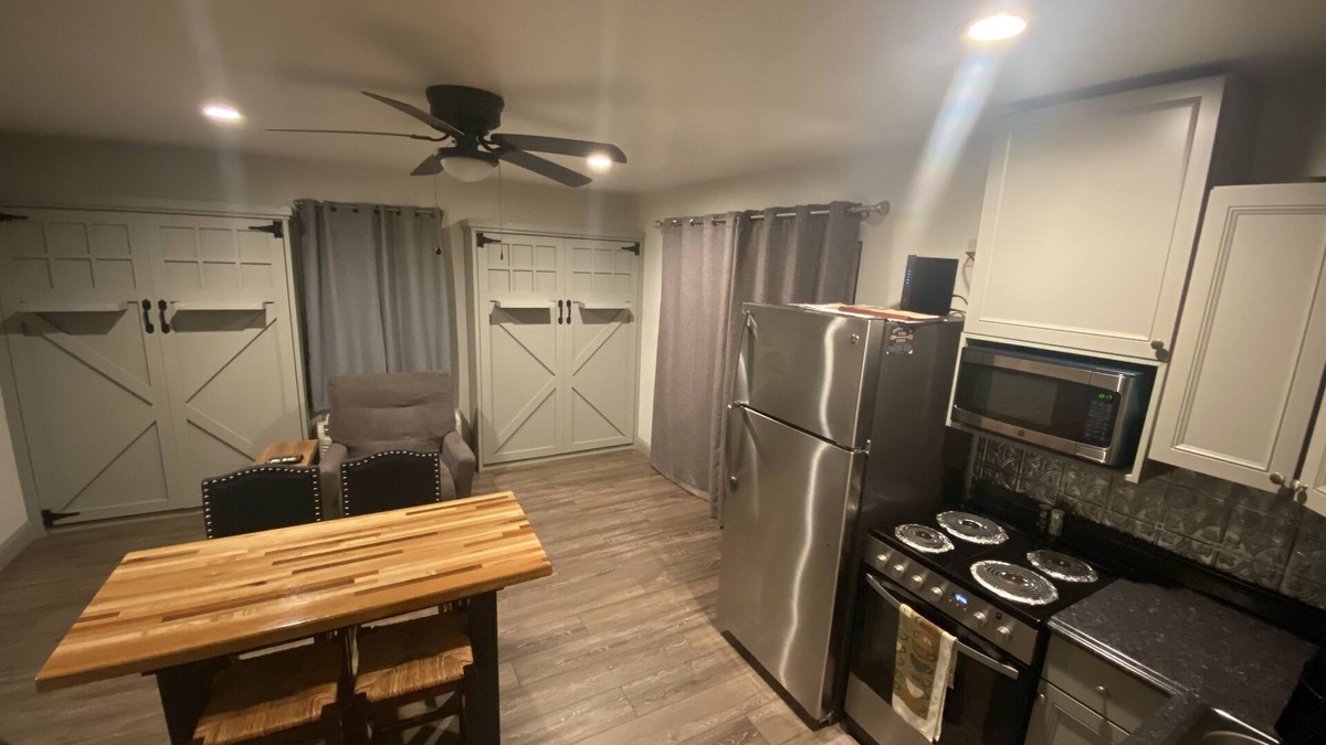 Mullens Cottage | Highwater Inn Sleeps up to Ten
