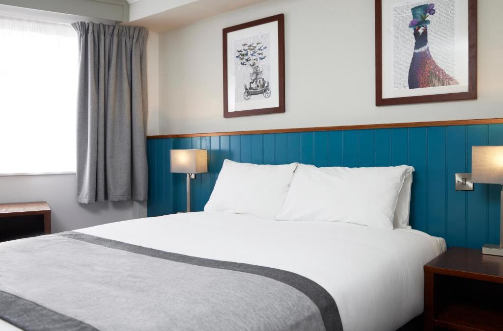 Dunstable Hotel | Highwayman By Greene King Inn