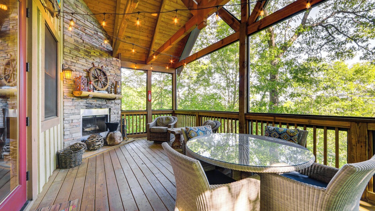 Bear Lake Reserve Cottage | Hike & Boat: Cozy Bear Lake Cottage!