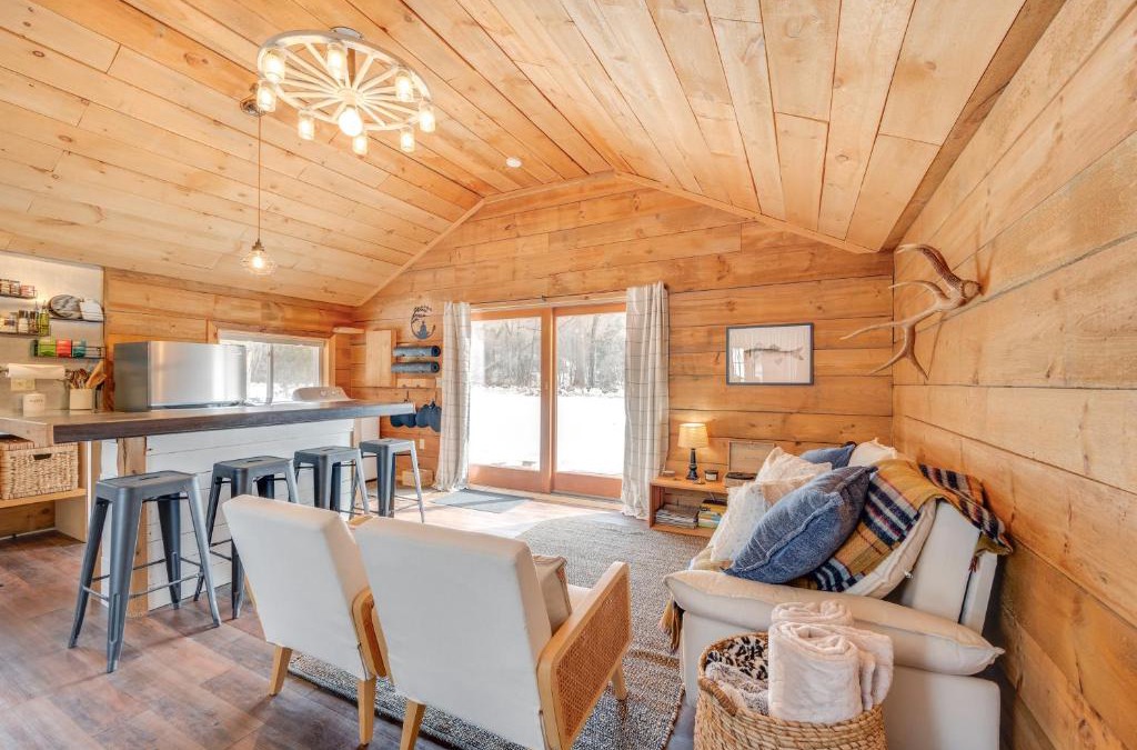 East Ryegate House | Hike, Fish and Boat Waterfront Cabin in Ryegate!