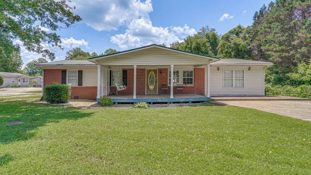 Winona House | Hike, Fish & Ride: Pet-Friendly Huntsville Home