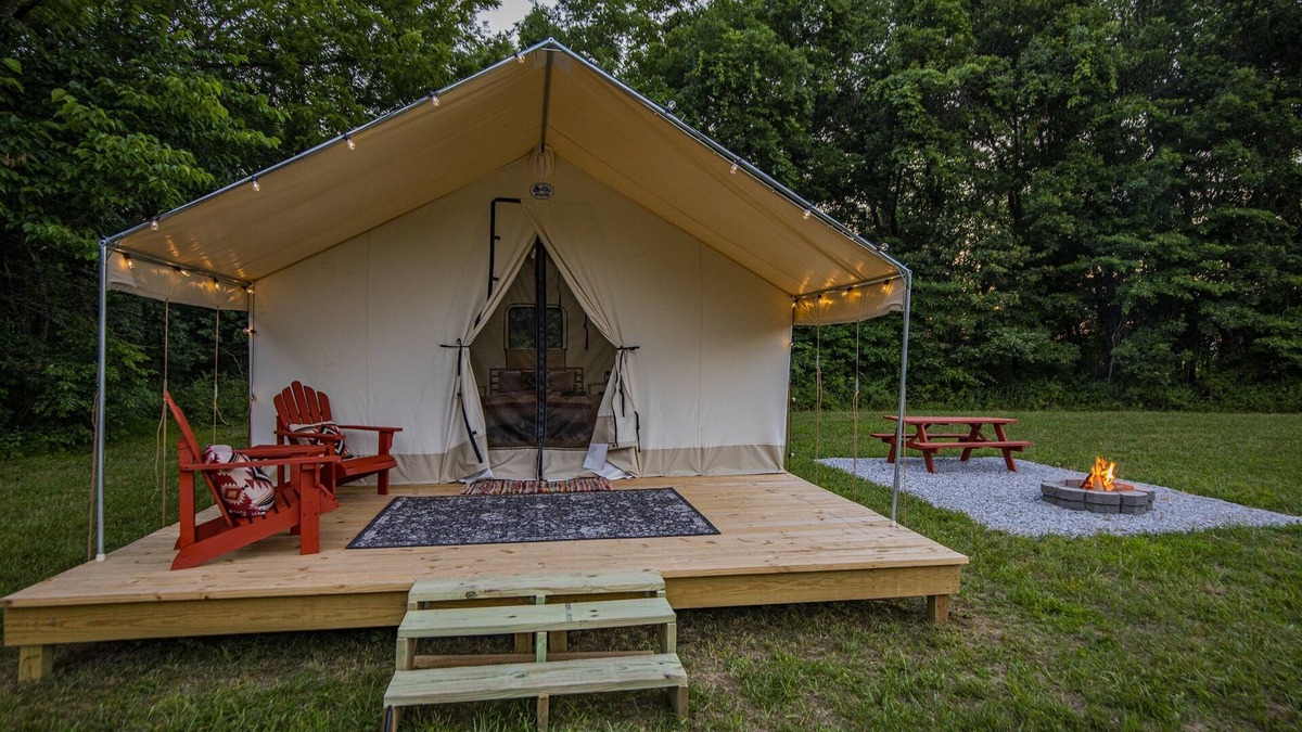 Cassville RV Rental | Hike, Fish, Stargaze near Roaring River State Park