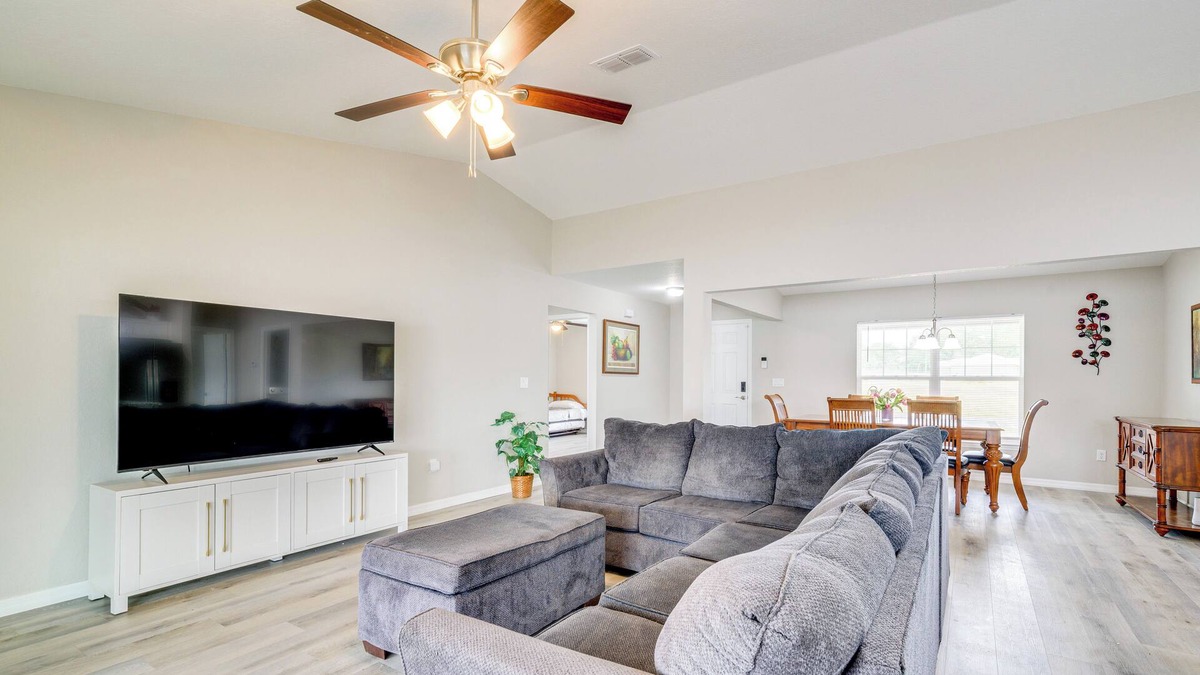 Candler House | Hike, Paddle & Explore: Home w/Lanai in Ocala