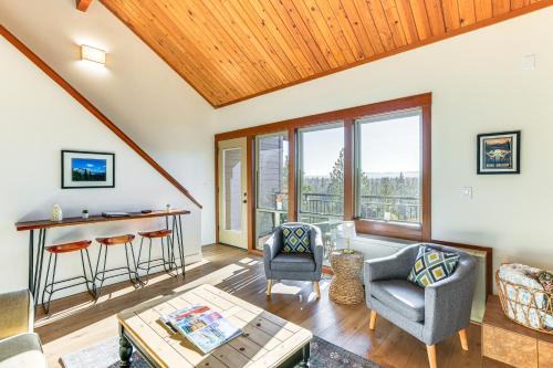 Bend Apartment | Hike, Ski and Golf Bend Condo at Seventh Mtn Resort